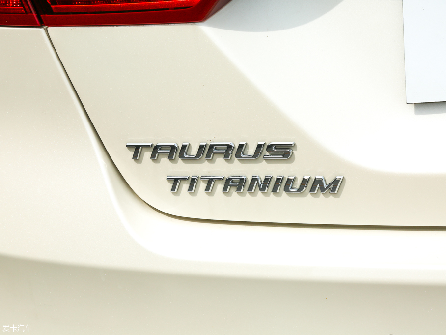 2017ţ EcoBoost 325 V6 LTD