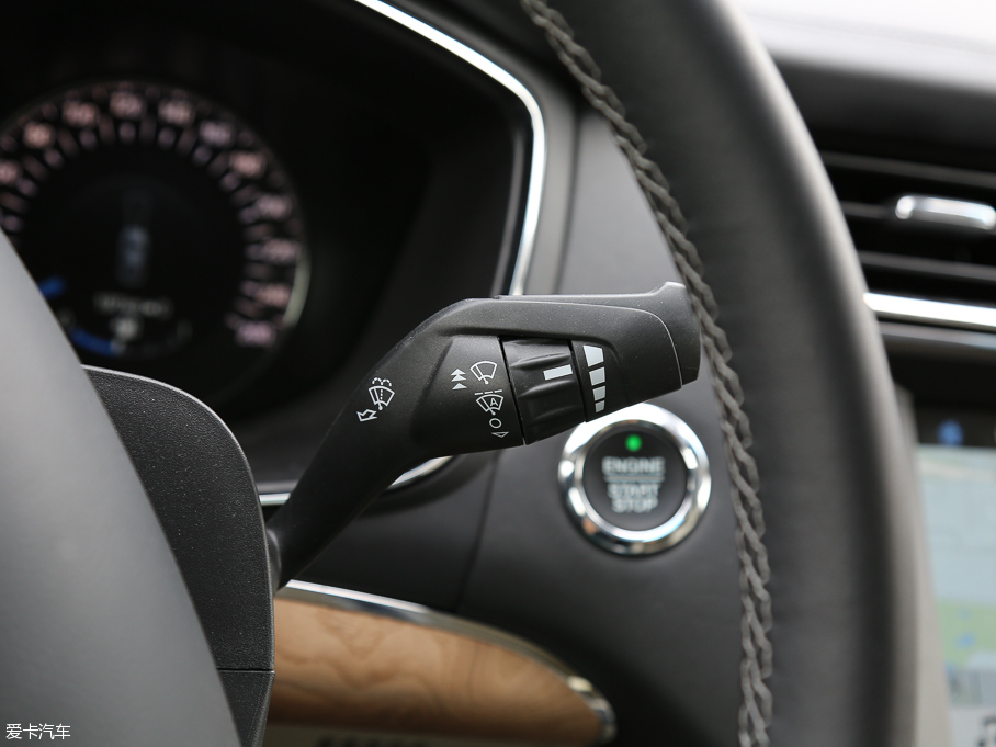 2017ţ EcoBoost 325 V6 LTD