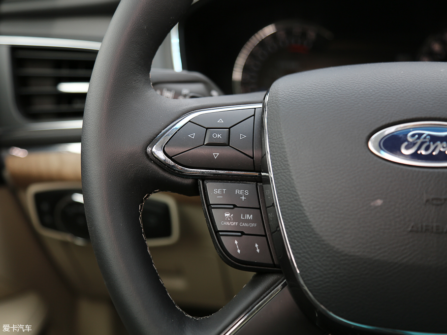 2017ţ EcoBoost 325 V6 LTD