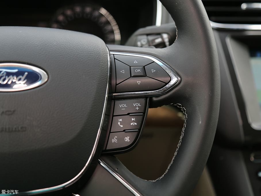 2017ţ EcoBoost 325 V6 LTD