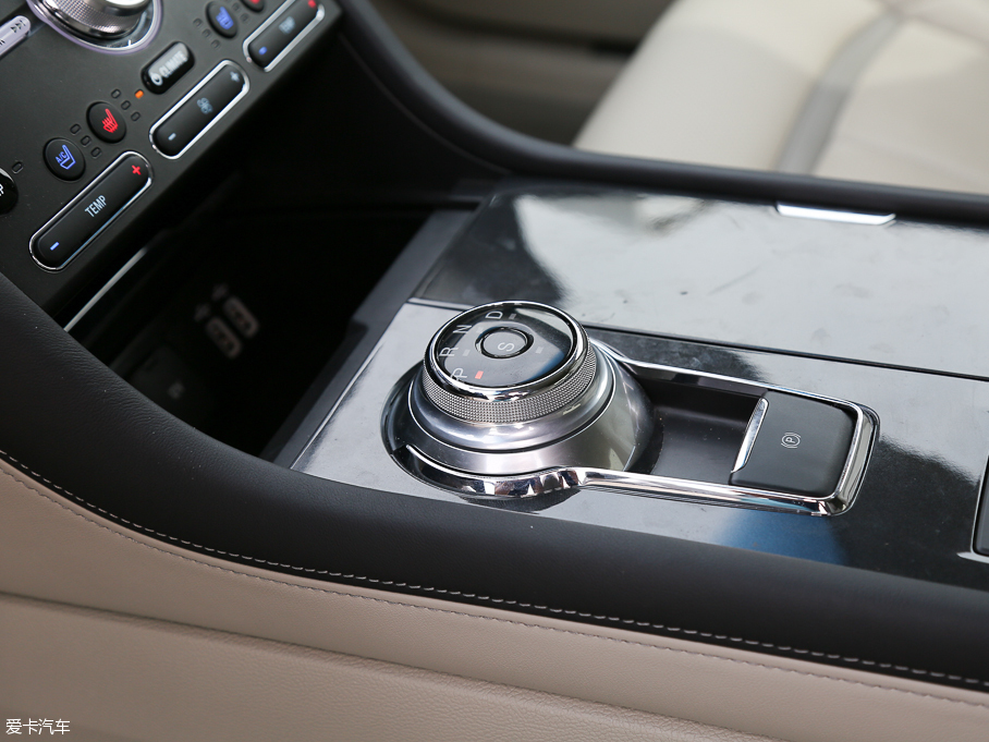 2017ţ EcoBoost 325 V6 LTD