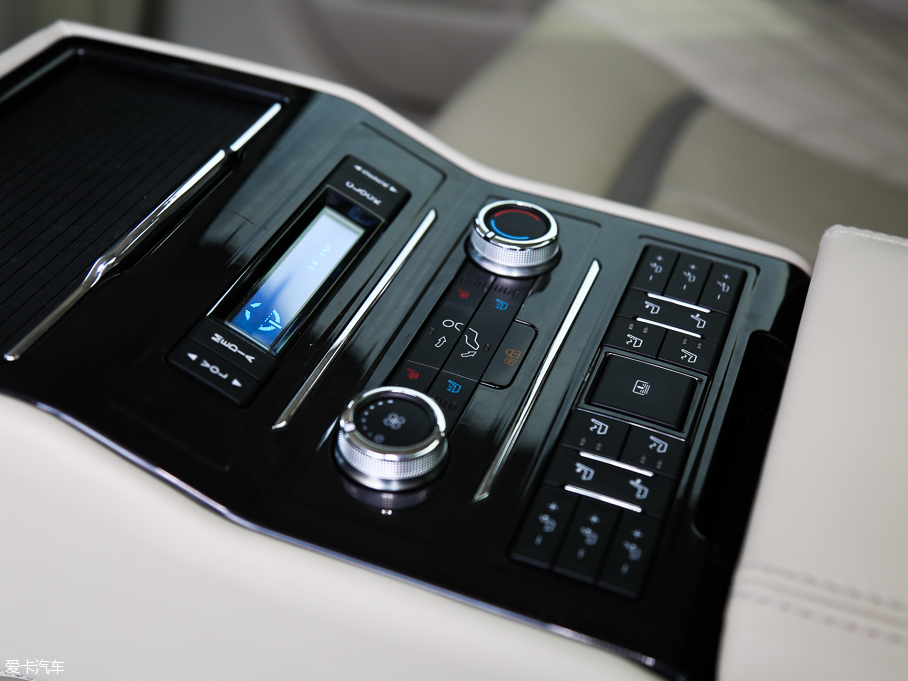 2017ţ EcoBoost 325 V6 LTD