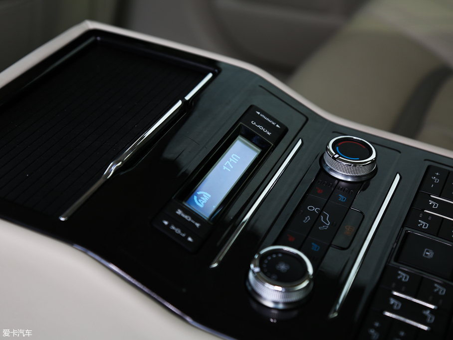 2017ţ EcoBoost 325 V6 LTD