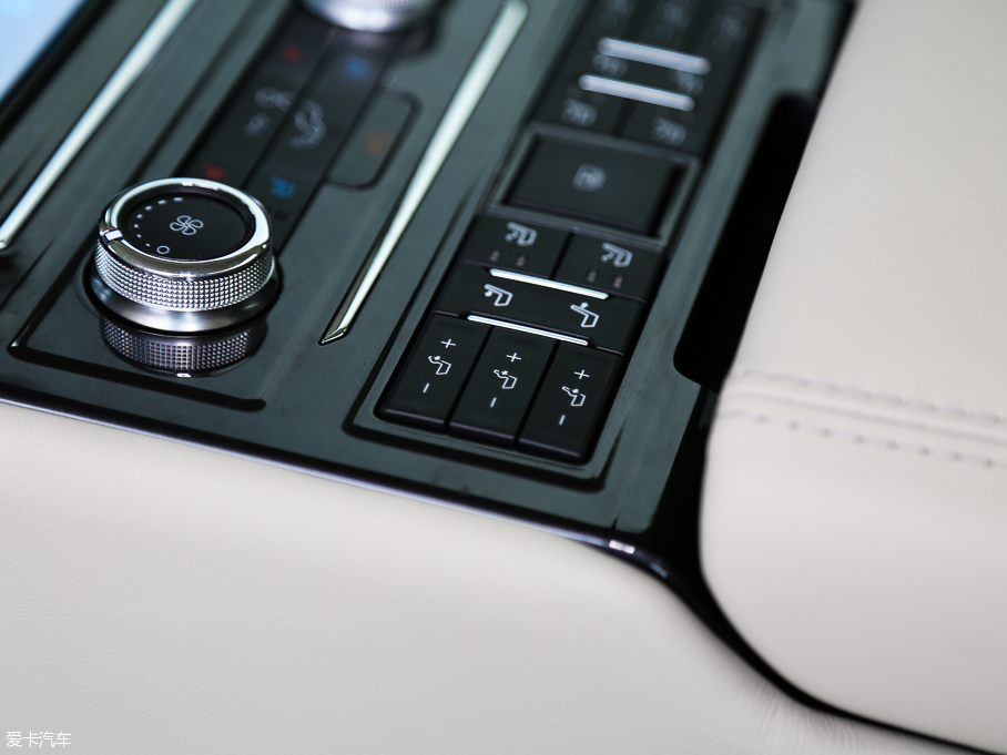 2017ţ EcoBoost 325 V6 LTD