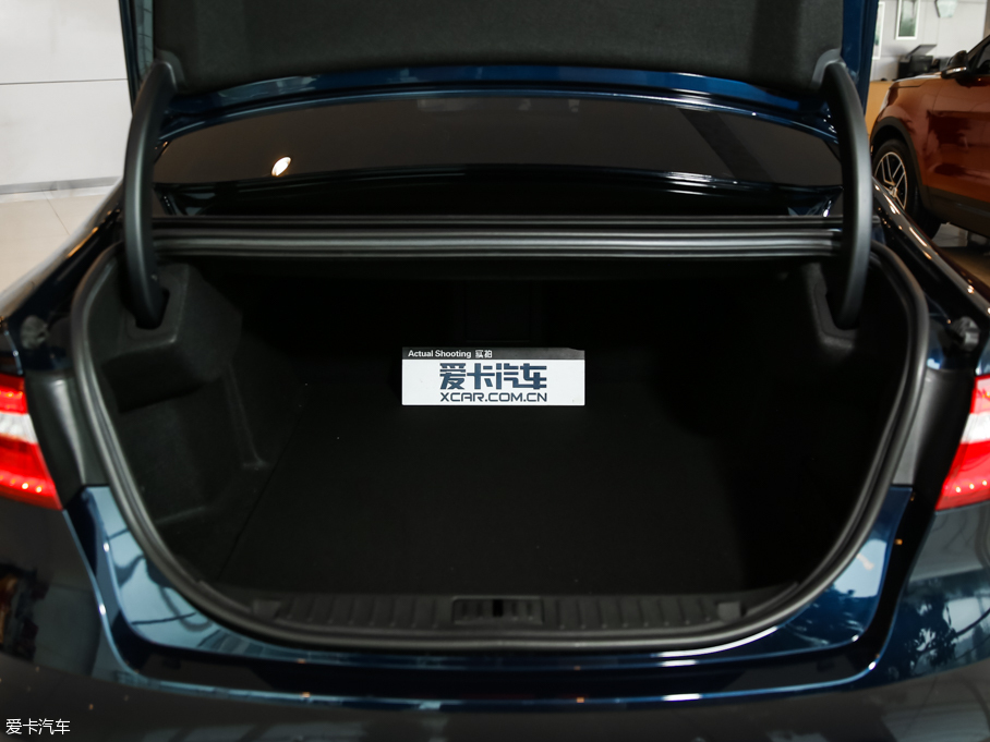 2016ţ EcoBoost 180 A