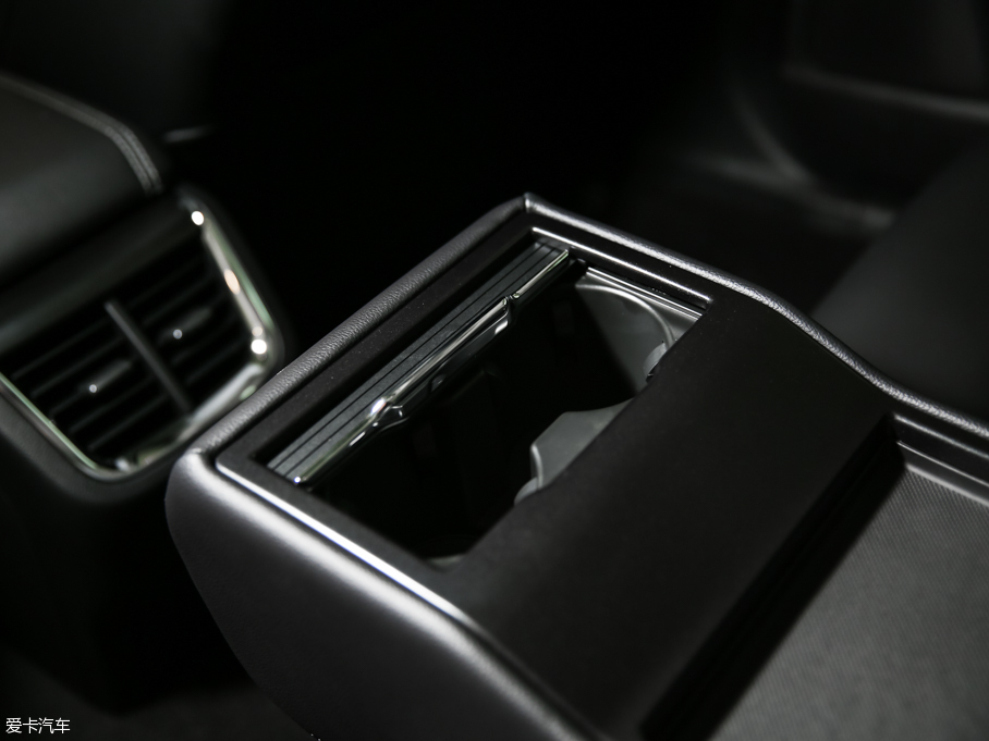 2016ţ EcoBoost 180 A