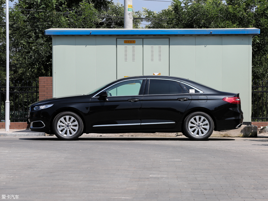 2016ţ EcoBoost 180 A