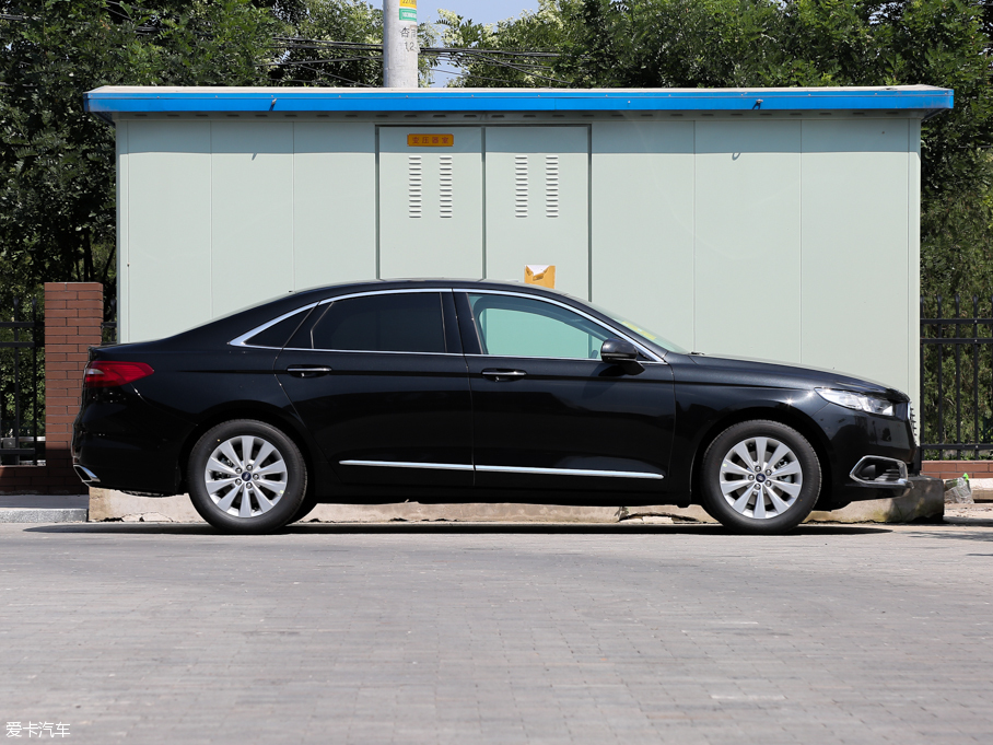 2016ţ EcoBoost 180 A