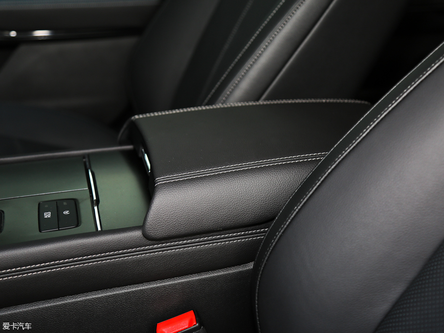 2016���ţ�� EcoBoost 180 ���A��