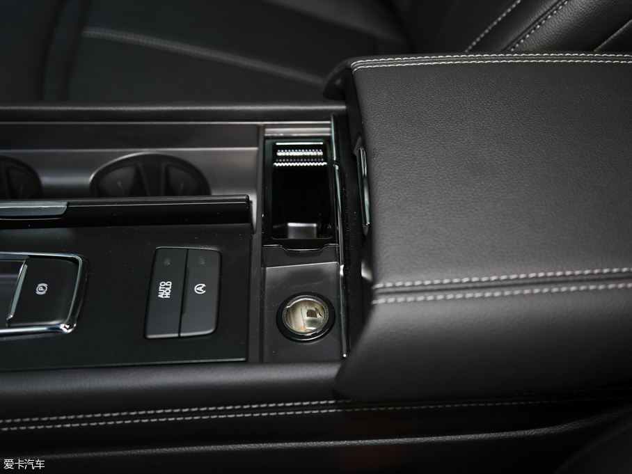 2016ţ EcoBoost 180 A