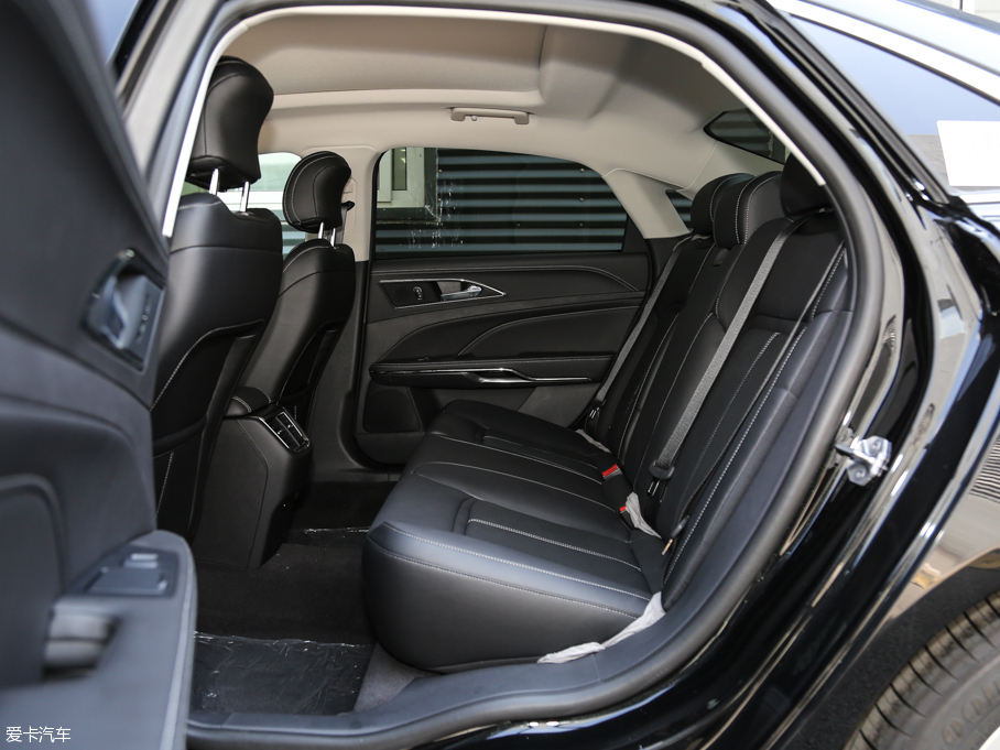 2016ţ EcoBoost 180 A