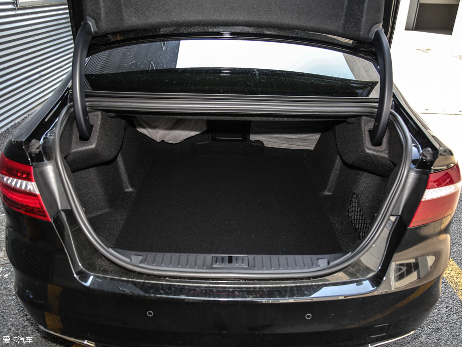 2016ţ EcoBoost 180 A