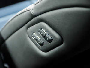 2016EcoBoost 325 V6 Ş g