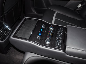 2016EcoBoost 325 V6 Ş g