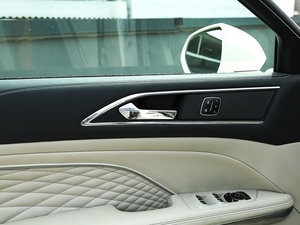 2017EcoBoost 325 V6 LTD g