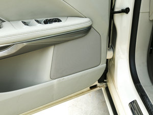 2017EcoBoost 325 V6 LTD g