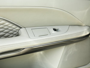 2017EcoBoost 325 V6 LTD g