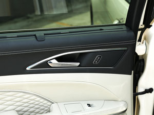 2017EcoBoost 325 V6 LTD g