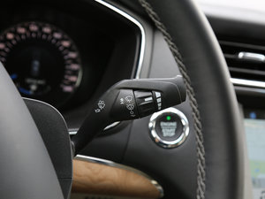 2017EcoBoost 325 V6 LTD п؅^(q)