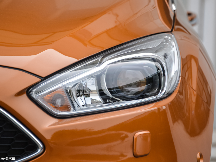 2015˹ Ɏ EcoBoost 180 Ԅ(dng)\(yn)(dng)