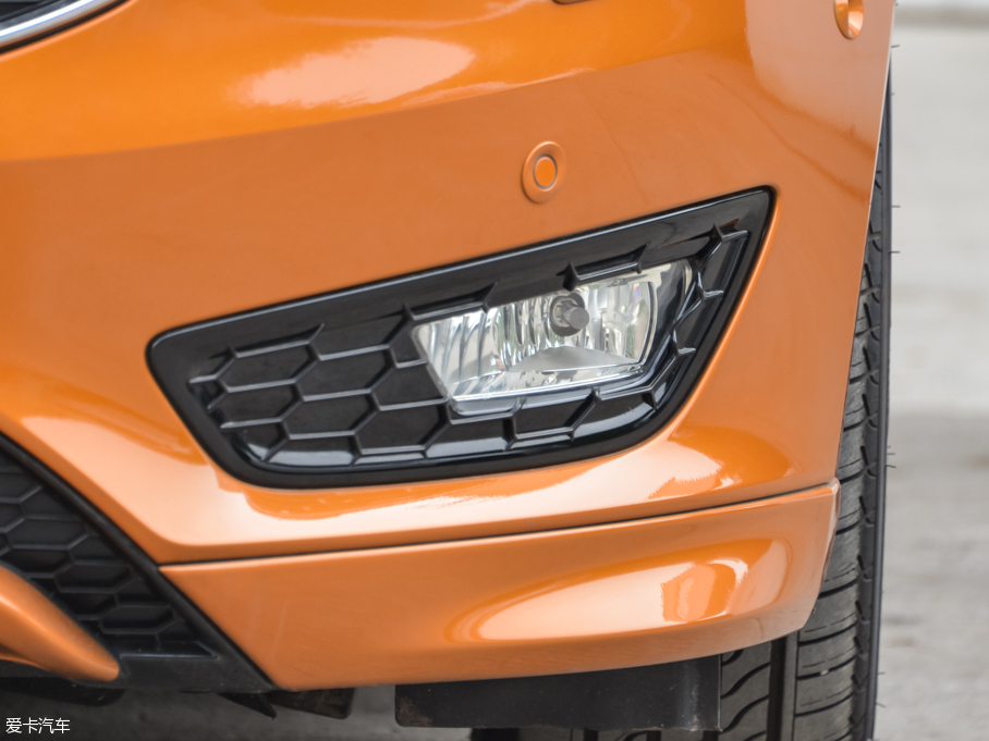 2015˹ Ɏ EcoBoost 180 Ԅ\