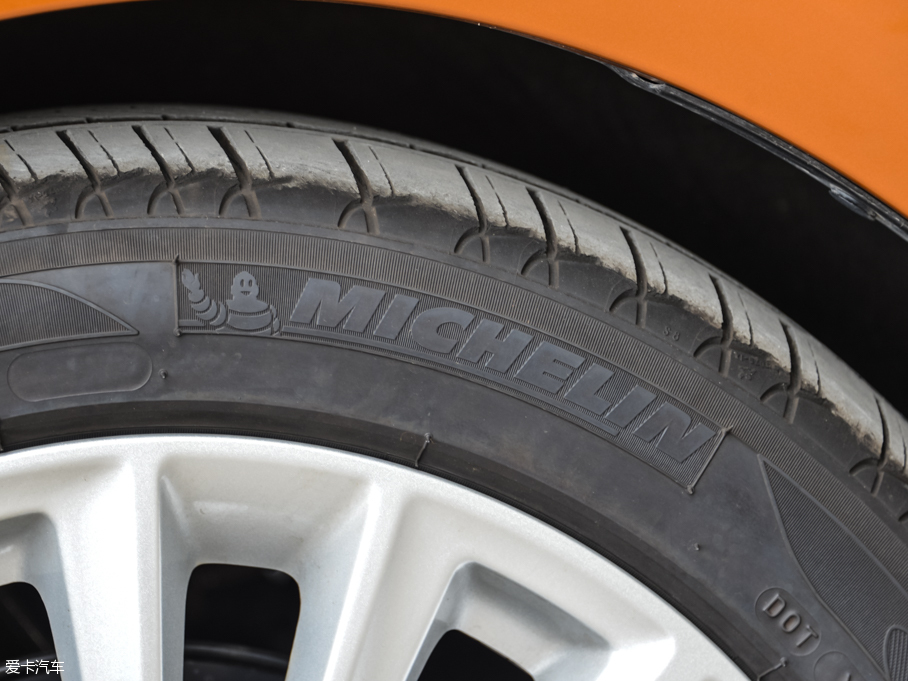 2015˹ Ɏ EcoBoost 180 Ԅ\