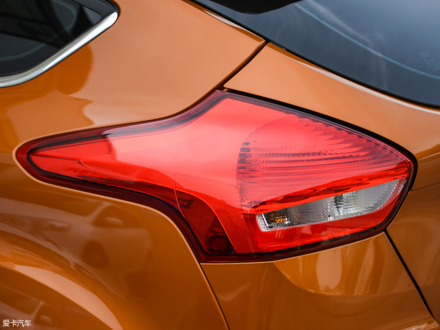 2015˹ Ɏ EcoBoost 180 Ԅ\