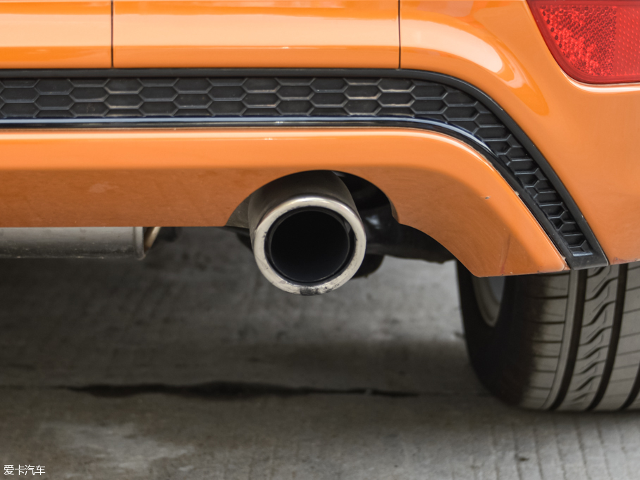 2015˹ Ɏ EcoBoost 180 Ԅ\