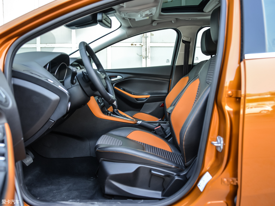 2015˹ Ɏ EcoBoost 180 Ԅ\