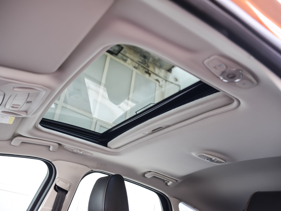 2015˹ Ɏ EcoBoost 180 Ԅ\