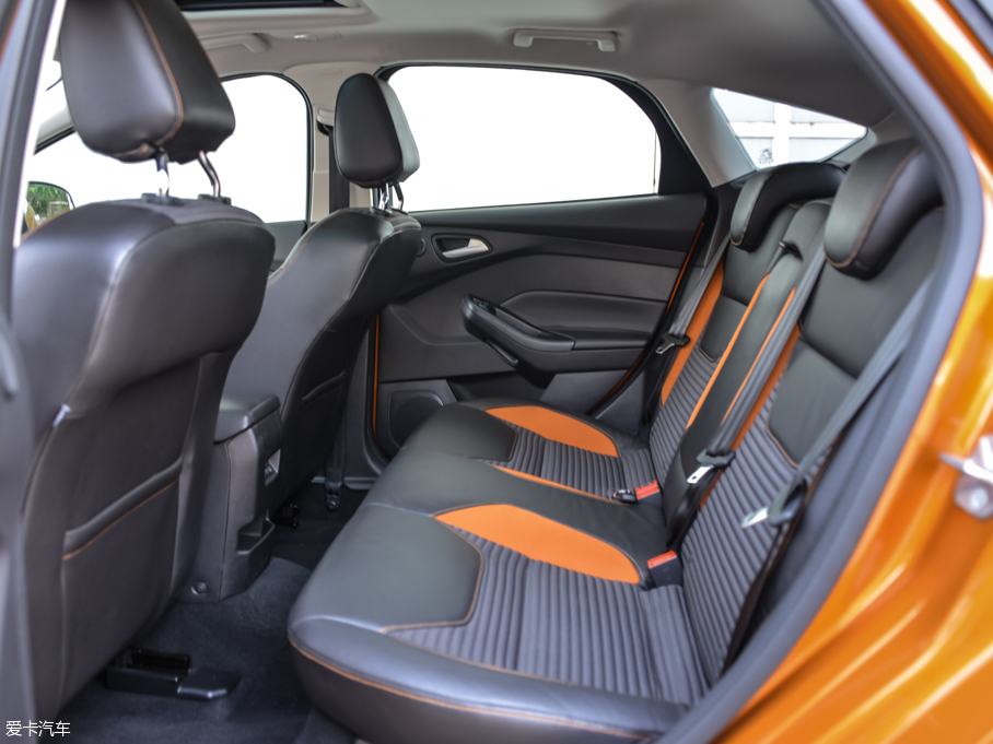 2015˹ Ɏ EcoBoost 180 Ԅ\