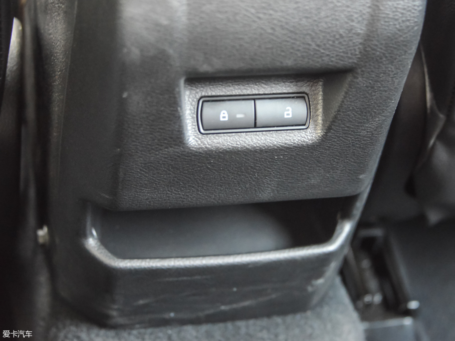 2015˹ Ɏ EcoBoost 180 Ԅ\