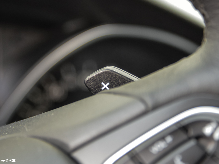 2015˹ Ɏ EcoBoost 180 Ԅ\