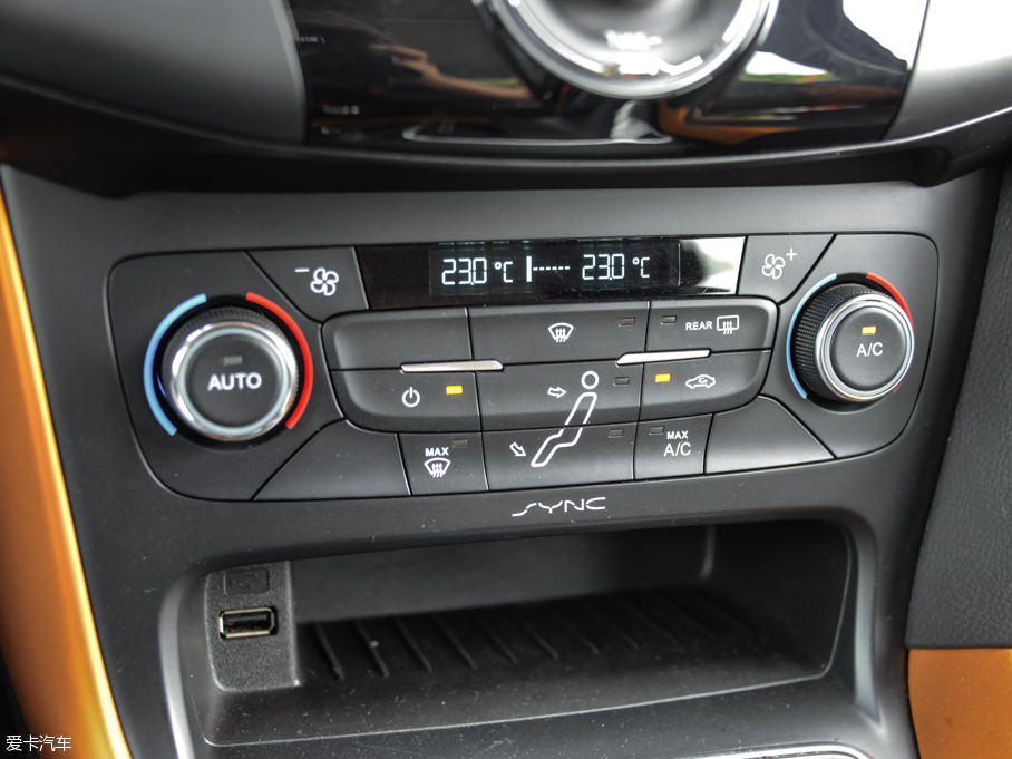 2015˹ Ɏ EcoBoost 180 Ԅ\