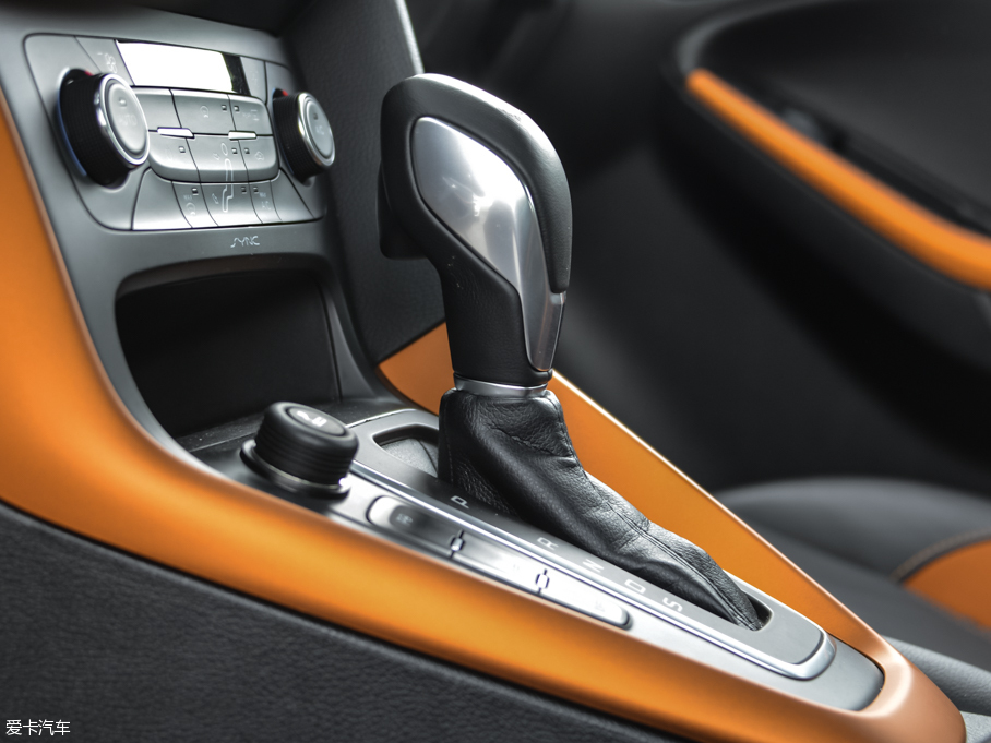 2015˹ Ɏ EcoBoost 180 Ԅ\