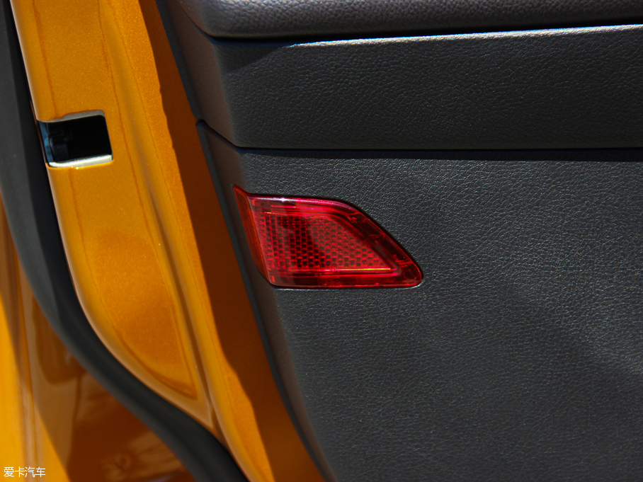 2015˹ Ɏ EcoBoost 180 Ԅ\