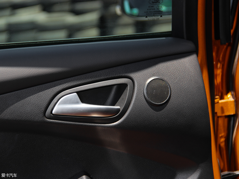 2015˹ Ɏ EcoBoost 180 Ԅ\