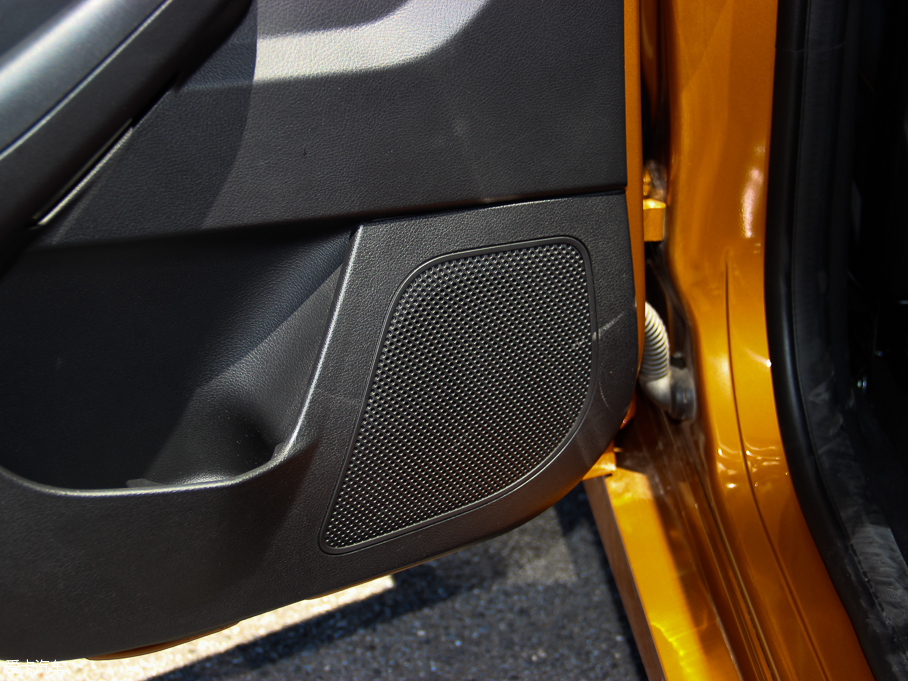 2015˹ Ɏ EcoBoost 180 Ԅ\