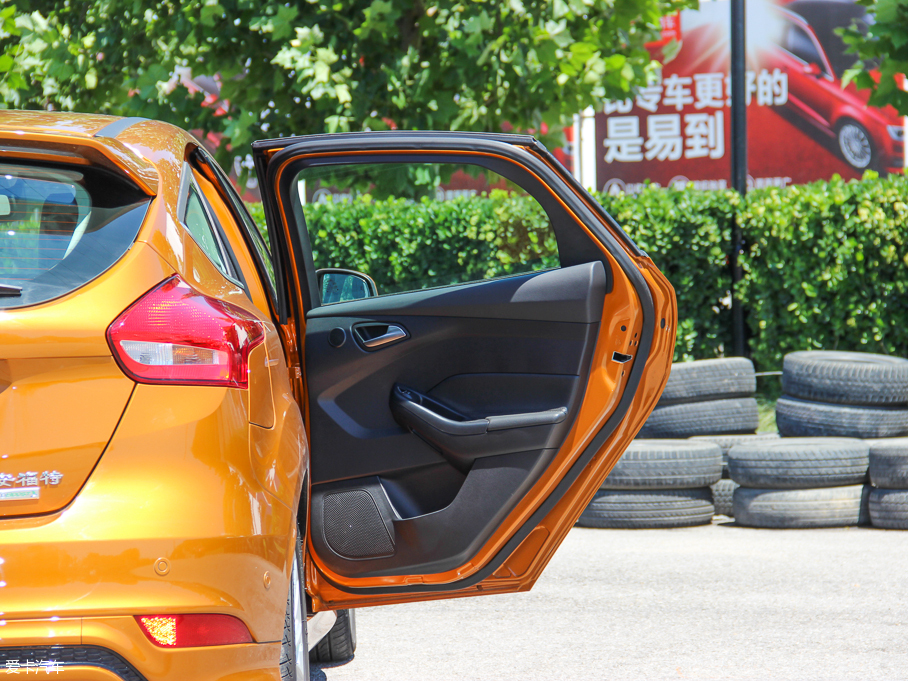 2015˹ Ɏ EcoBoost 180 Ԅ\(yn)