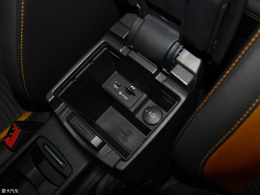 2015˹ Ɏ EcoBoost 180 Ԅ\