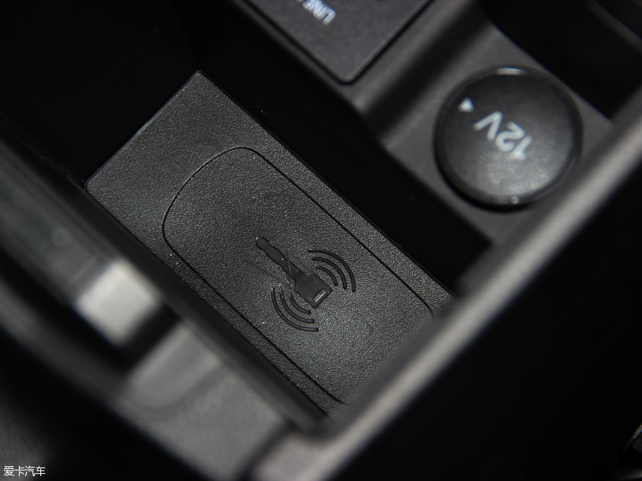 2015˹ Ɏ EcoBoost 180 Ԅ\