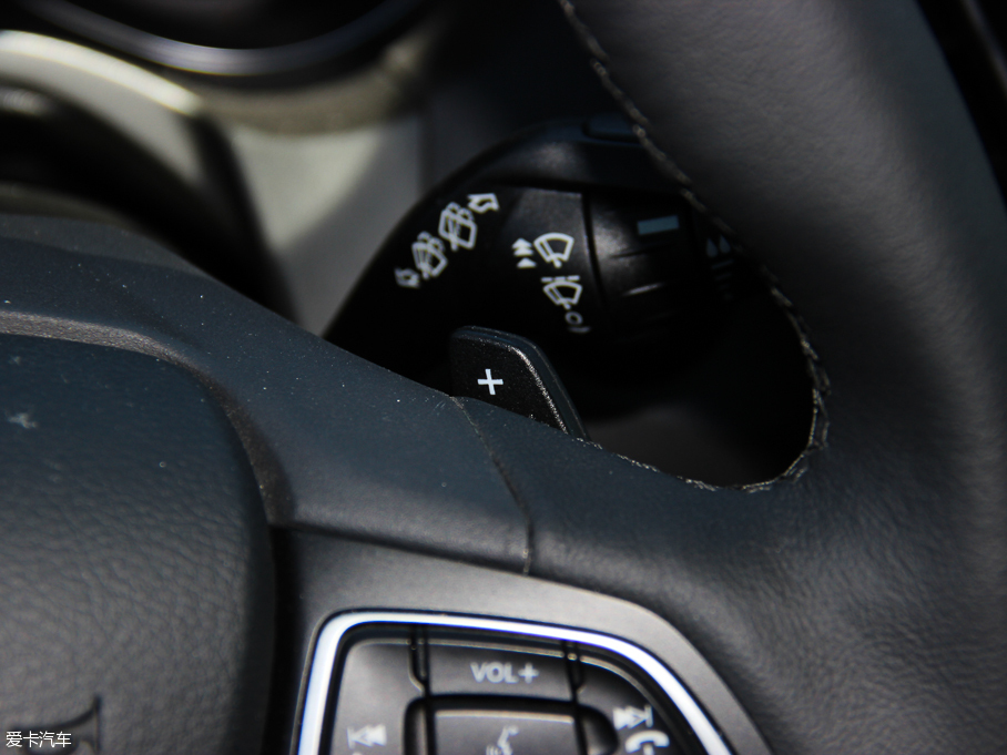 2015˹ Ɏ EcoBoost 180 Ԅ(dng)\(yn)(dng)