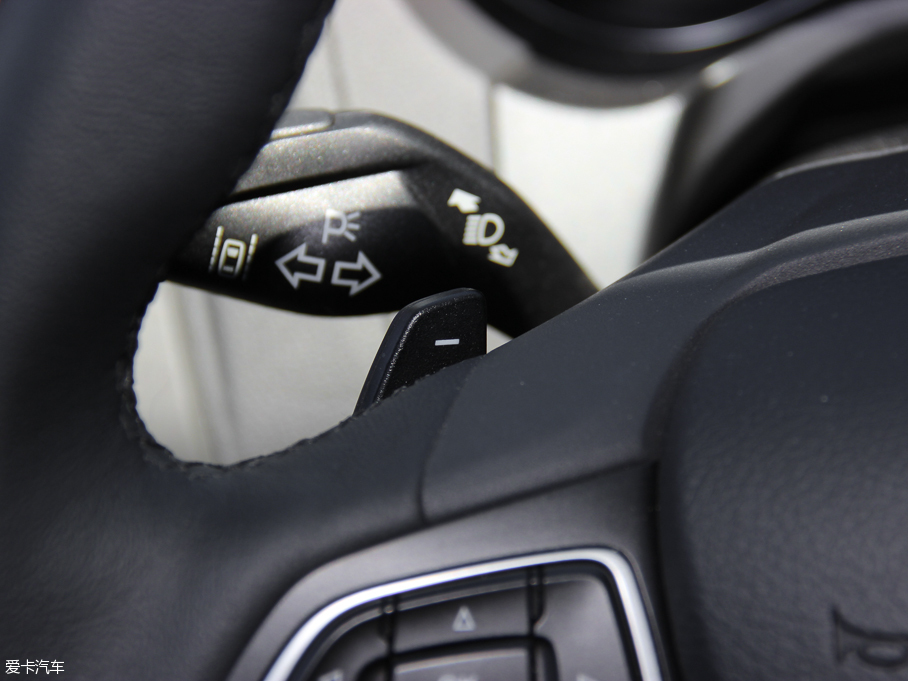 2015˹ Ɏ EcoBoost 180 Ԅ\