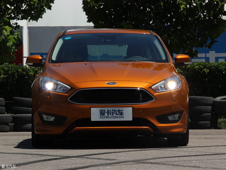 2015˹ Ɏ EcoBoost 180 Ԅ\