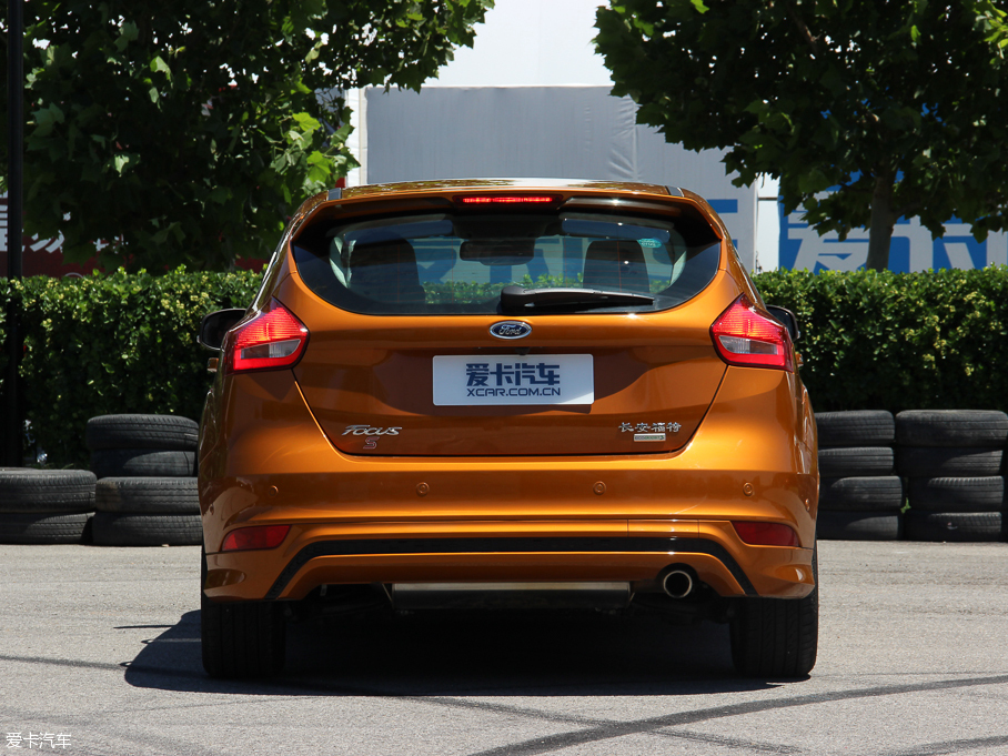 2015˹ Ɏ EcoBoost 180 Ԅ\