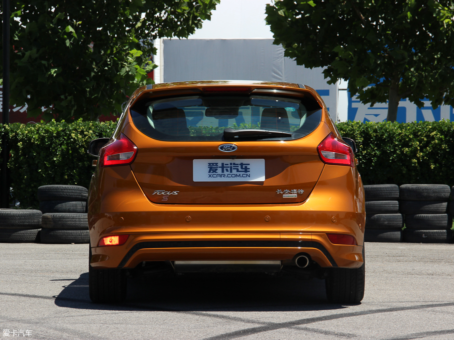 2015˹ Ɏ EcoBoost 180 Ԅ\