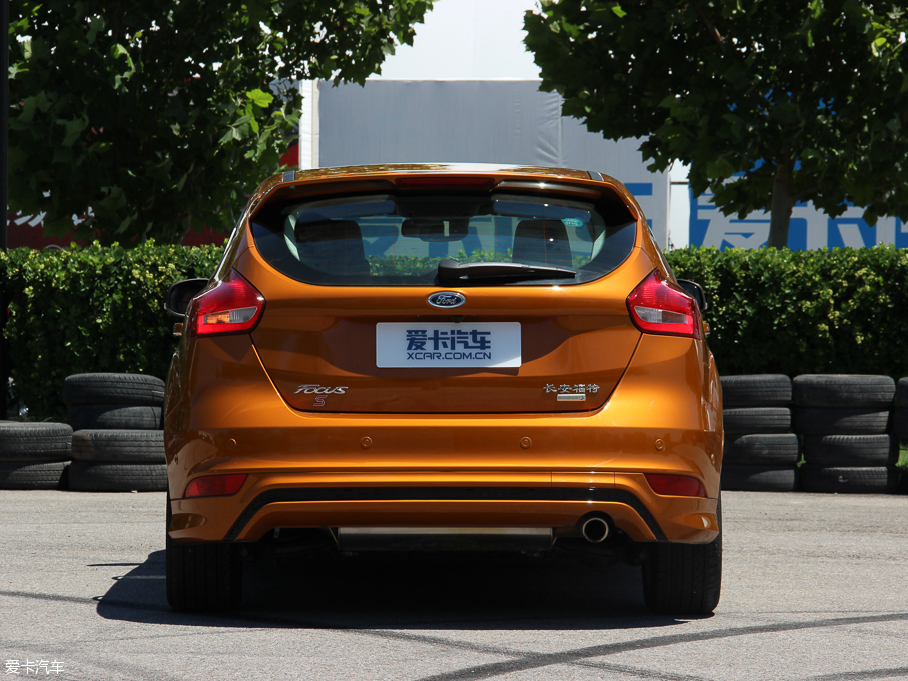 2015˹ Ɏ EcoBoost 180 Ԅ\