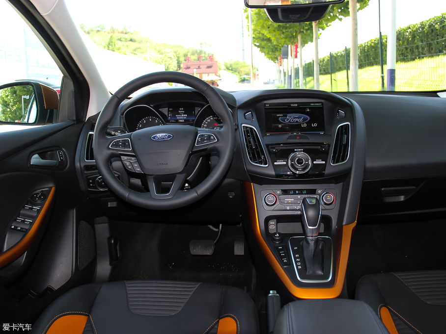 2015˹ Ɏ EcoBoost 180 Ԅ\