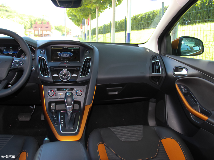 2015˹ Ɏ EcoBoost 180 Ԅ\