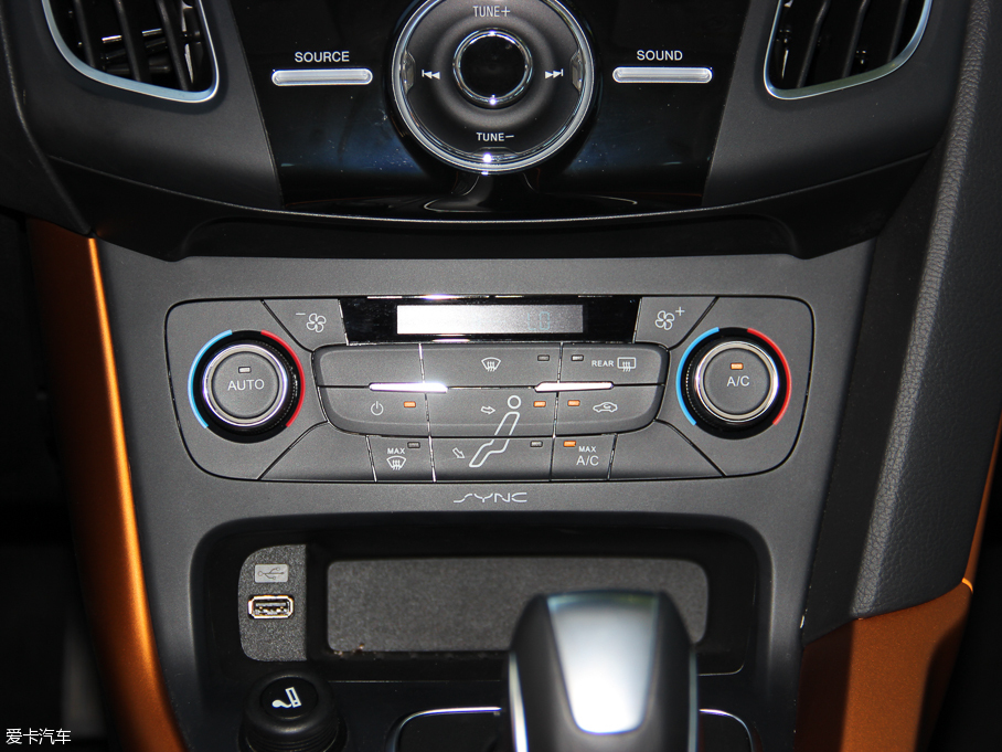 2015˹ Ɏ EcoBoost 180 Ԅ\